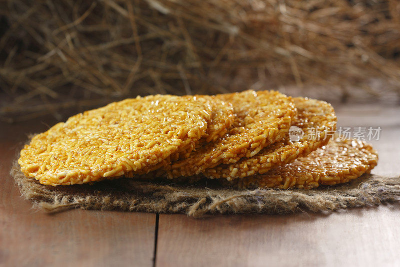 Bhujia Chikki, Sev Chikki, Sev Gajak, Namkeen Chikki, Sevpatti, Sevpapdi或Sev Jaggery